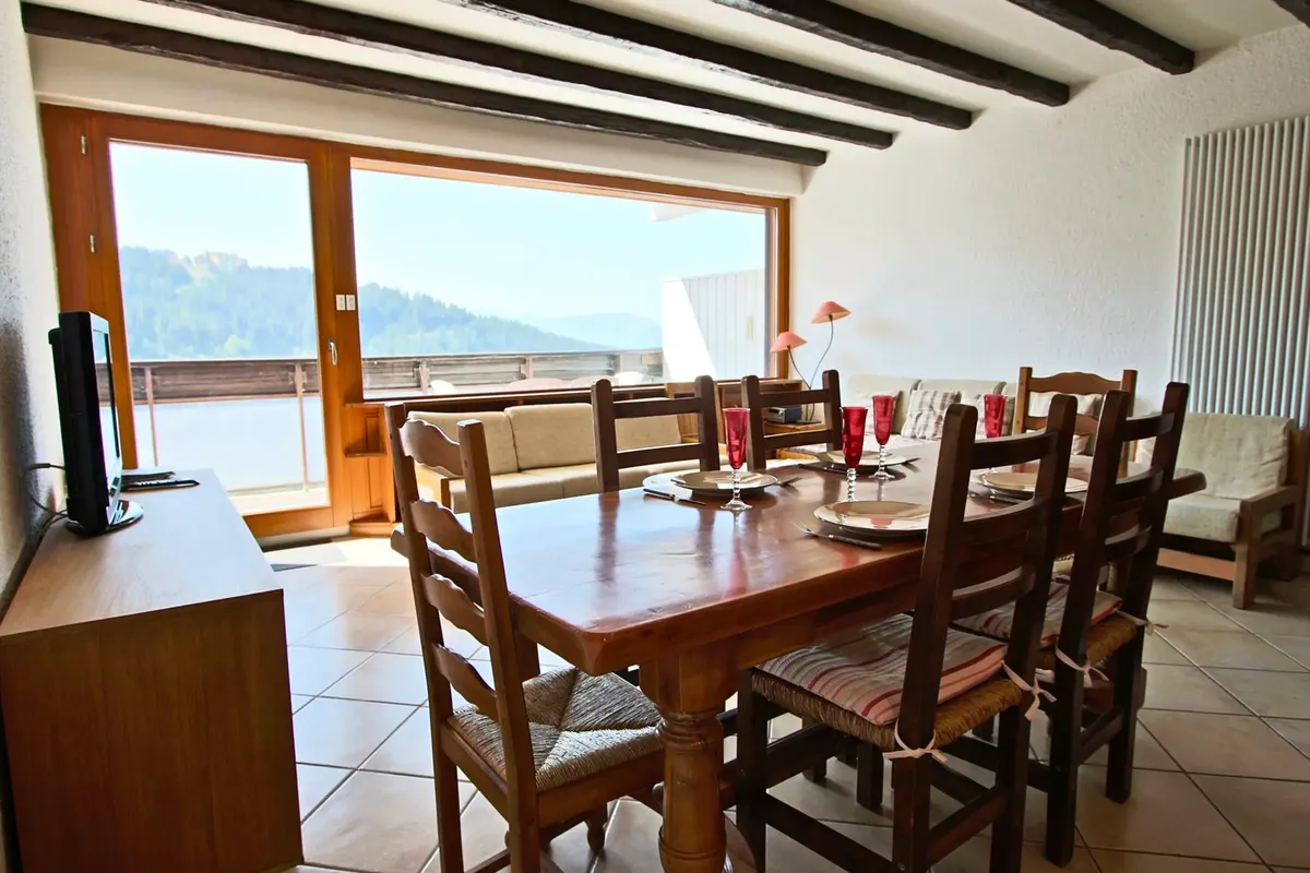 3 Pièces 6 Personnes