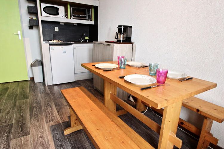 1 Pièce 4 Personnes