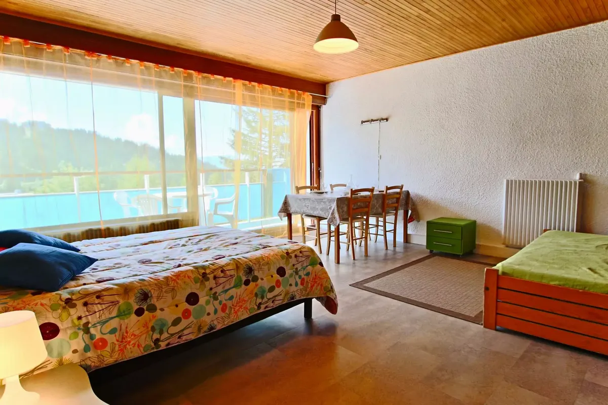 1 Pièce 4 Personnes