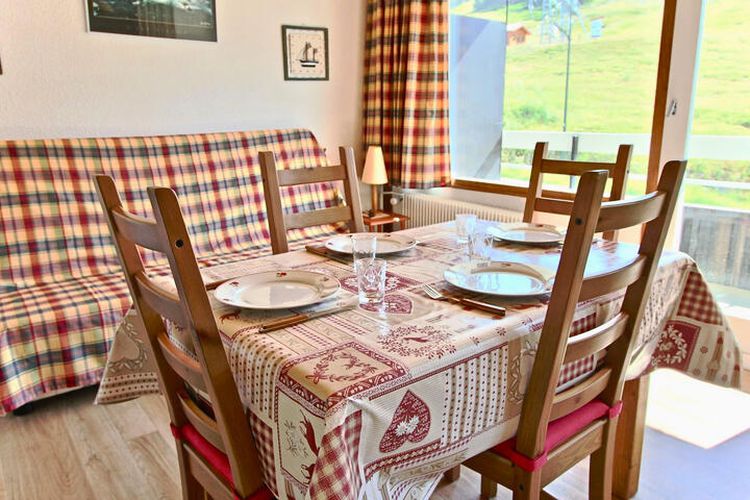 1 Pièce 4 Personnes