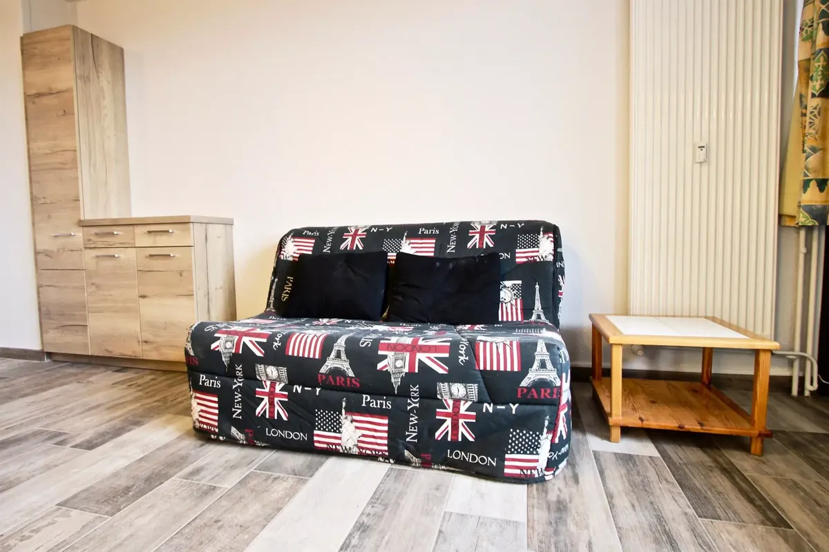 1 Pièce 5 Personnes