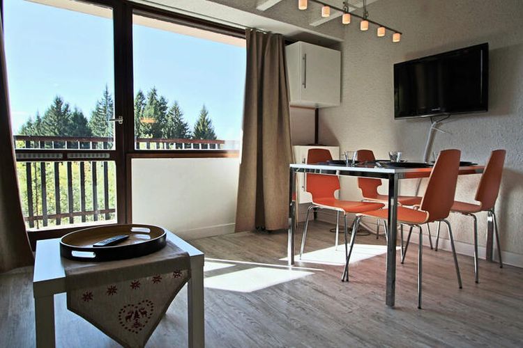 1 Pièce 4 Personnes