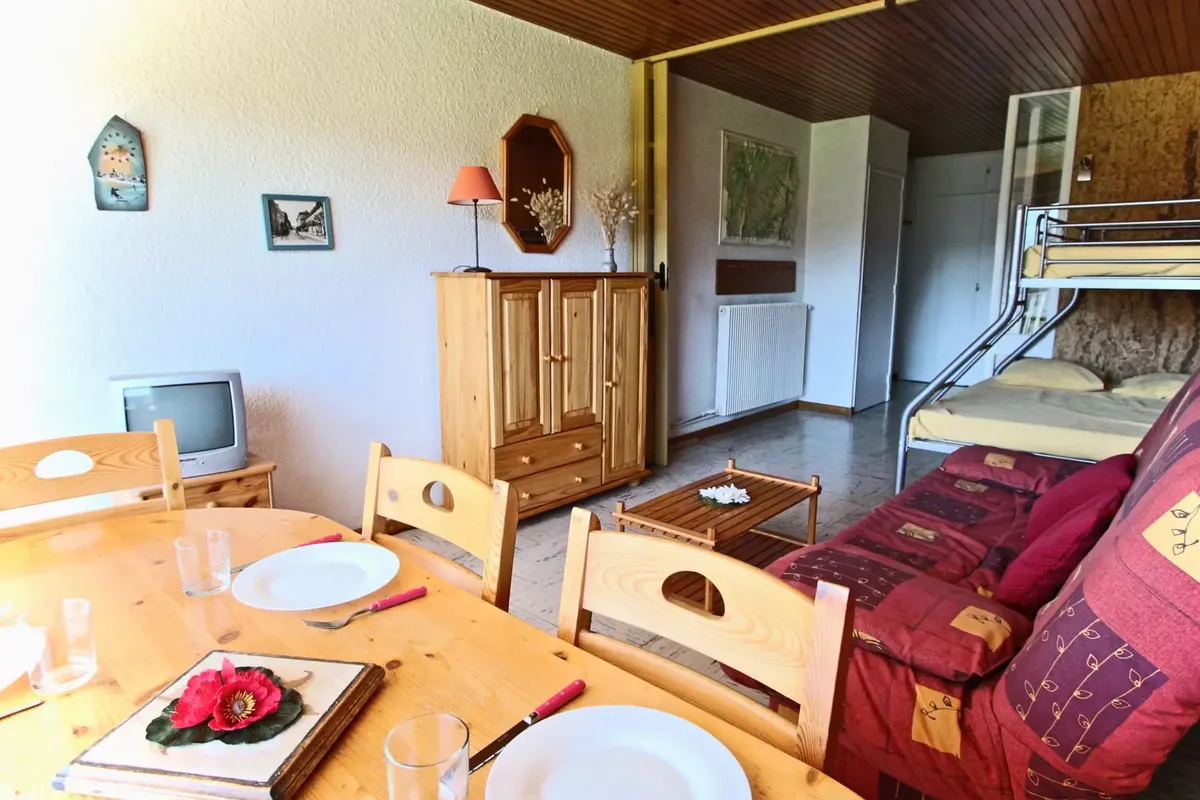 1 Pièce 4 Personnes