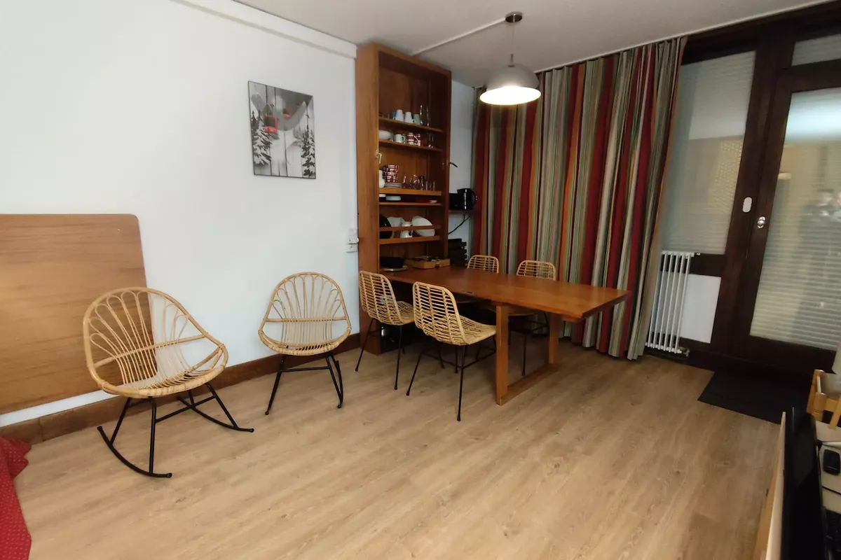 1 Pièce 4 Personnes