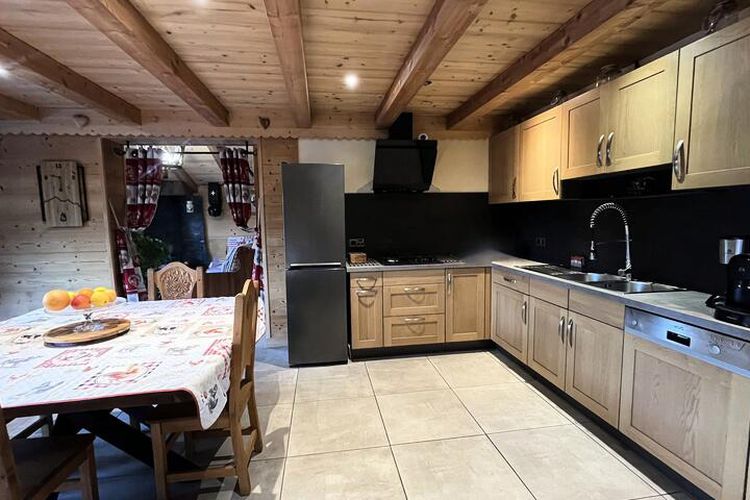 SPACIEUX APPARTEMENT