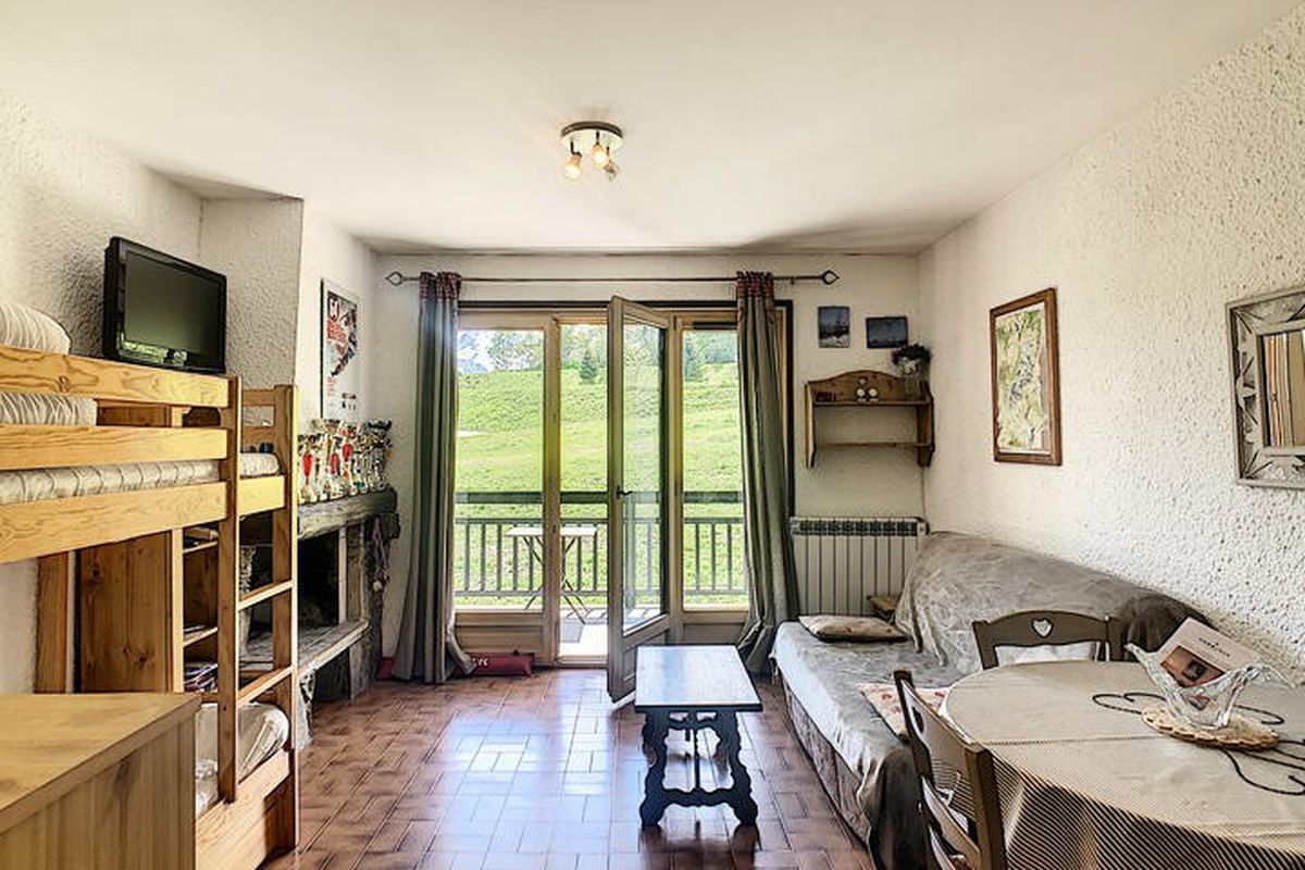 1 Pièce 4 Personnes