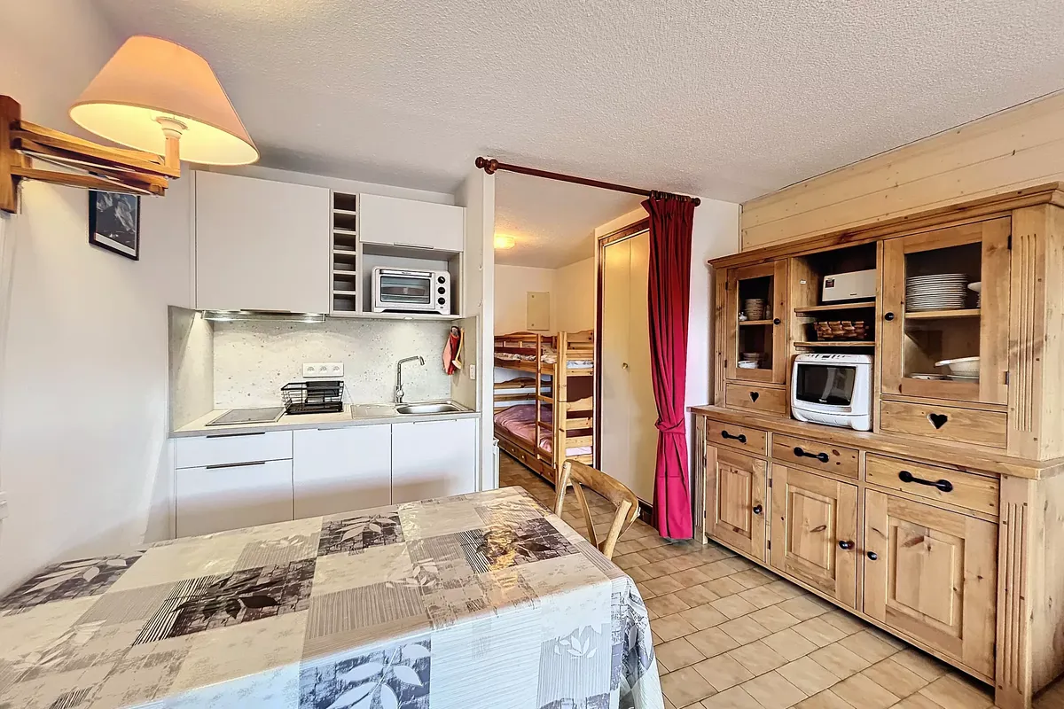 1 Pièce 4 Personnes