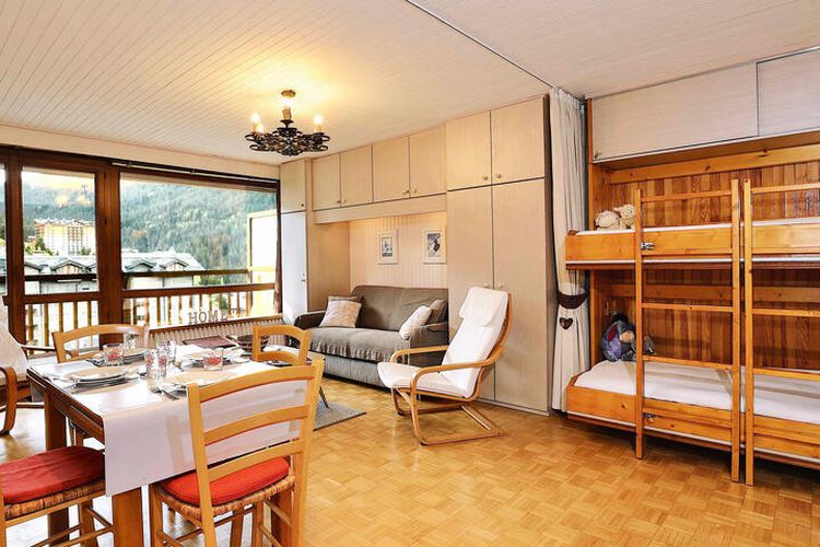 1 Pièce 4 Personnes