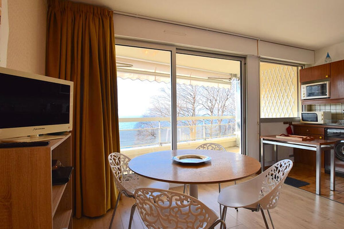 1 Pièce 4 Personnes