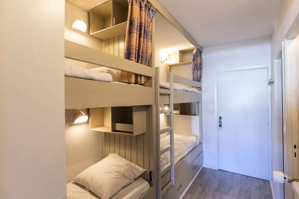 1 Pièce 6 Personnes