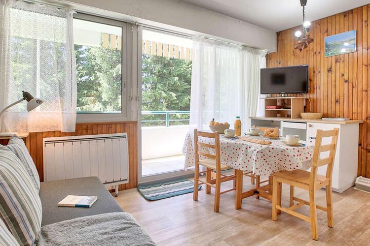 1 Pièce 4 Personnes