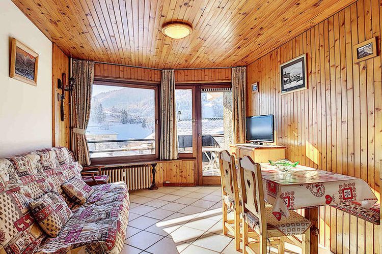 1 Pièce 4 Personnes