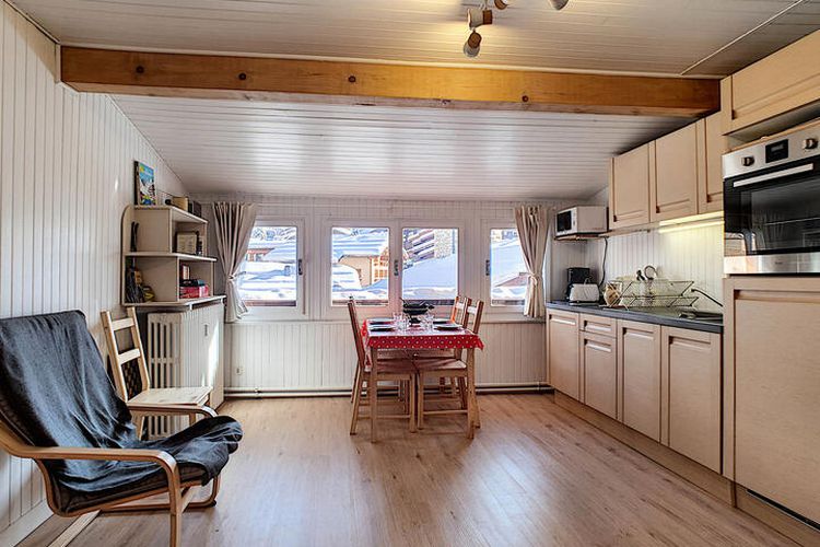 1 Pièce 4 Personnes