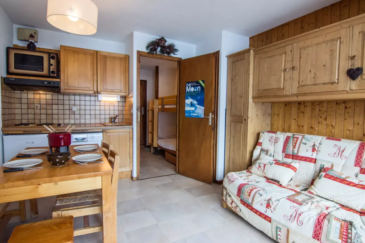 1 Pièce 4 Personnes