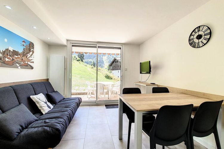 1 Pièce 4 Personnes