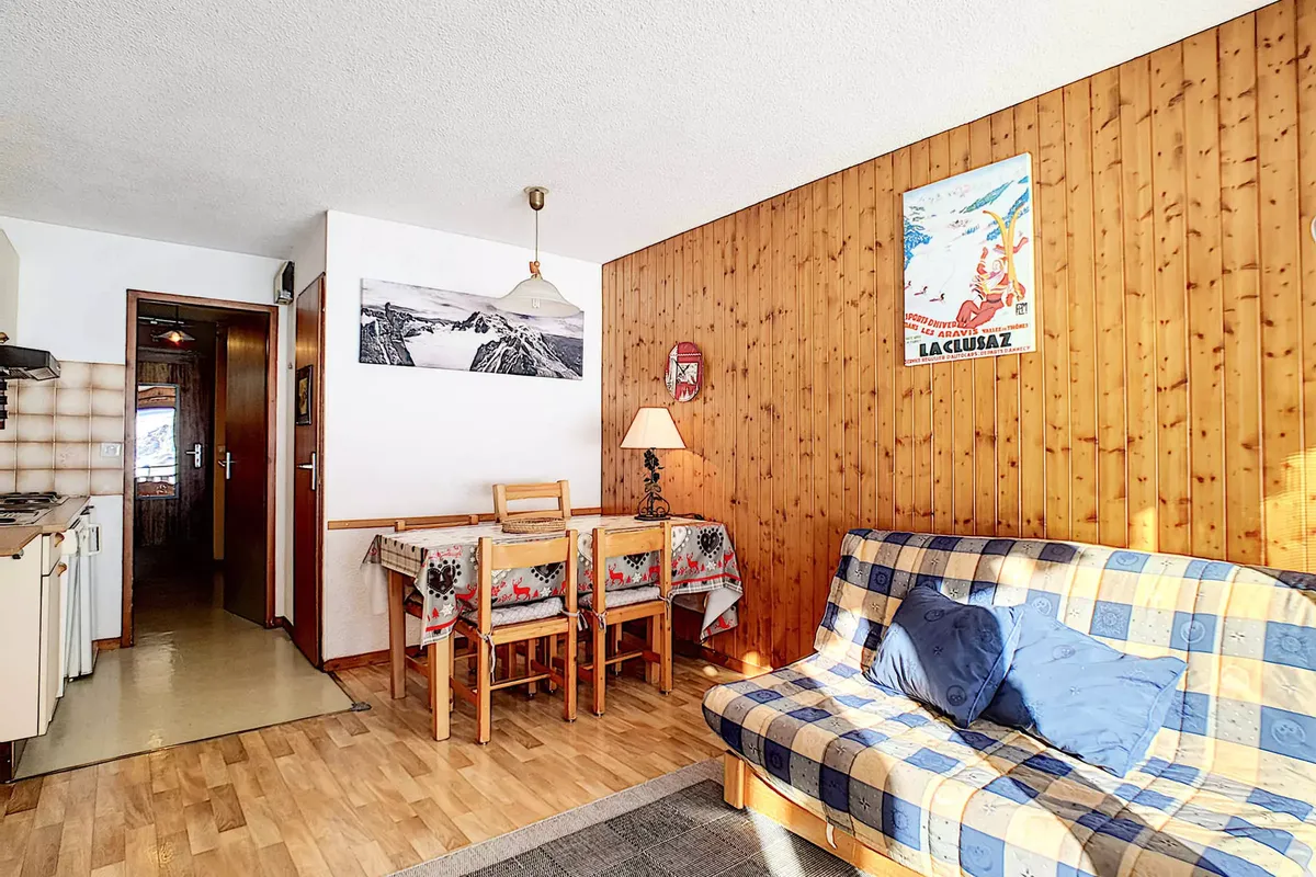 1 Pièce 6 Personnes