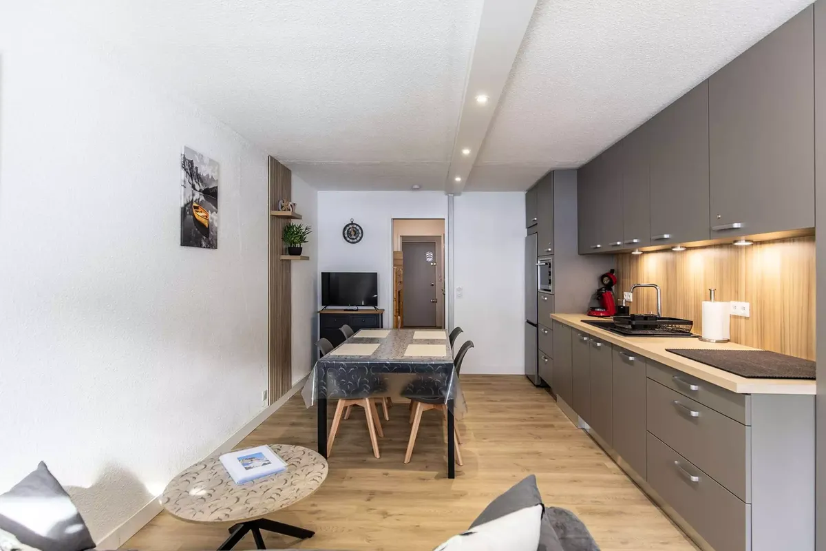 1 Pièce 6 Personnes