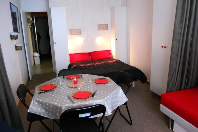 1 Pièce 4 Personnes