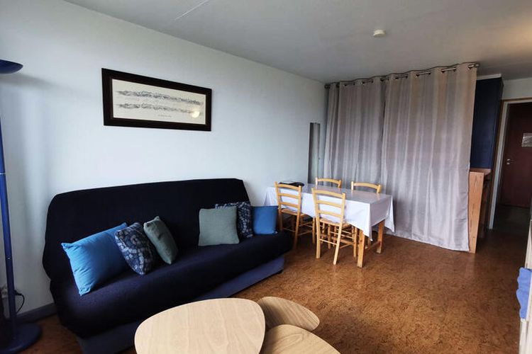 1 Pièce 4 Personnes