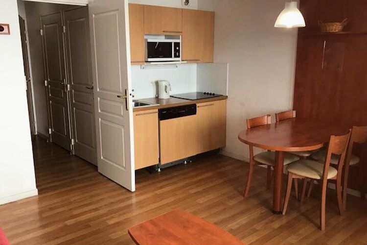 1 Pièce 4 Personnes