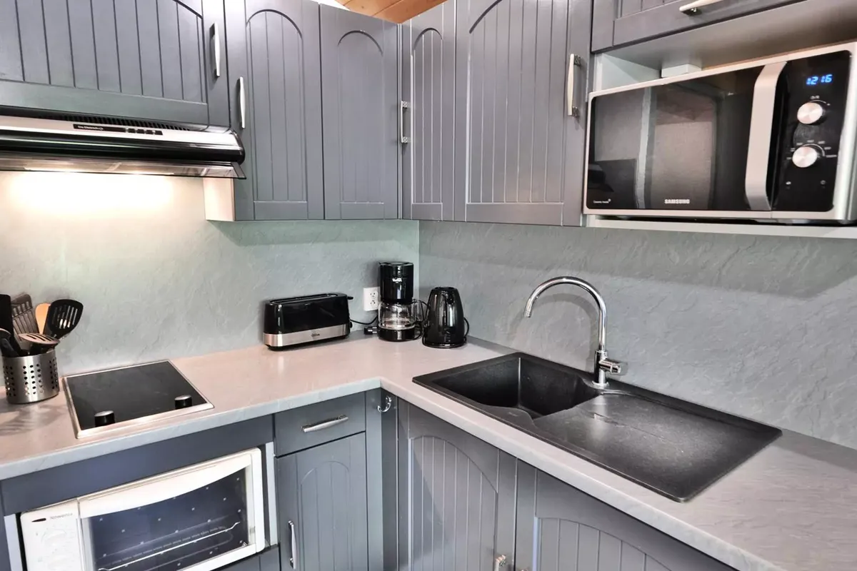 1 Pièce 4 Personnes