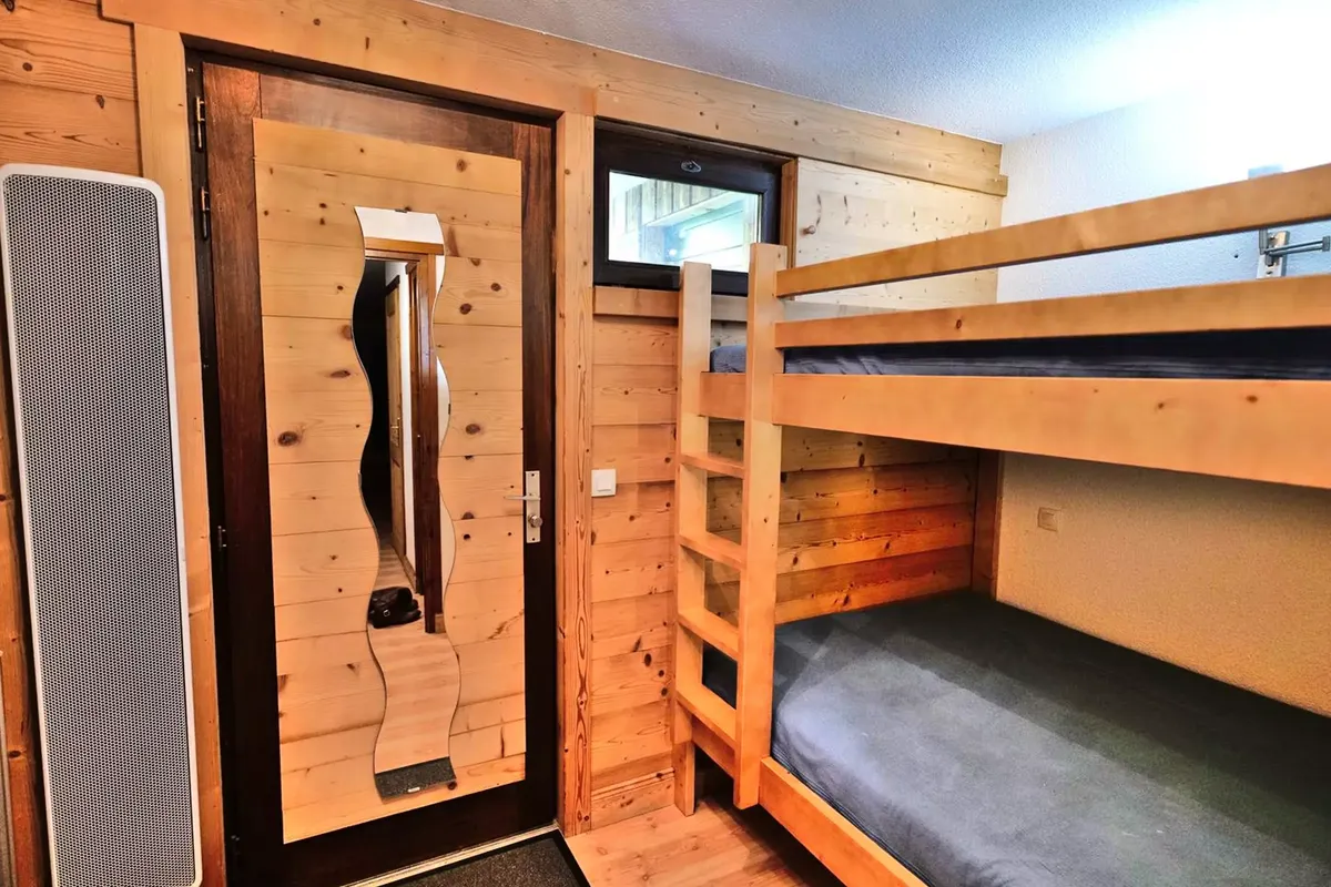 1 Pièce 4 Personnes