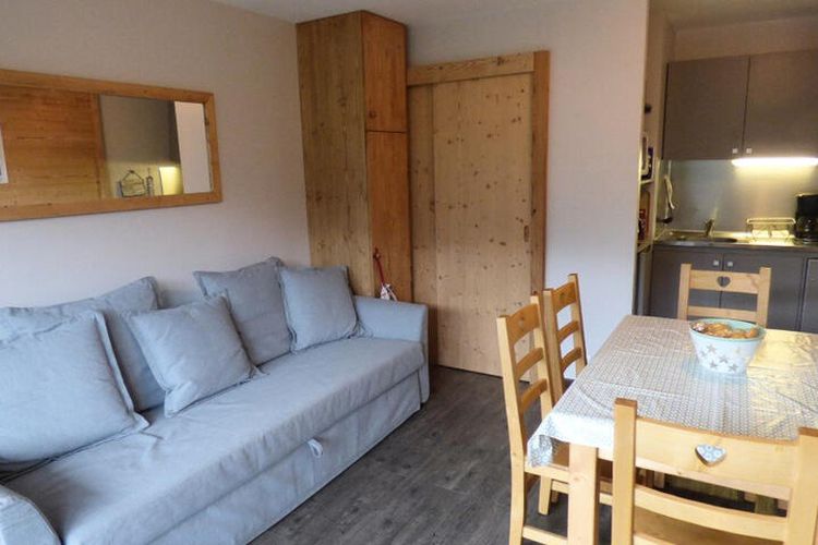 1 Pièce 4 Personnes