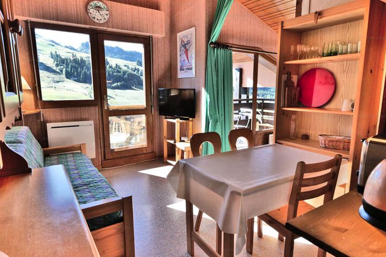 1 Pièce 4 Personnes