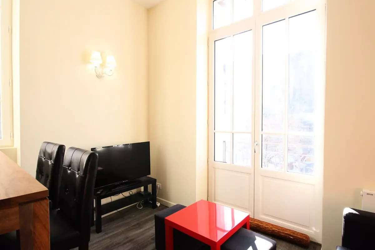 2 Pièces 5 Personnes