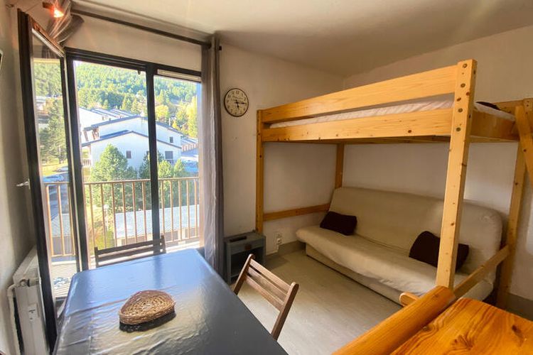 1 Pièce 5 Personnes