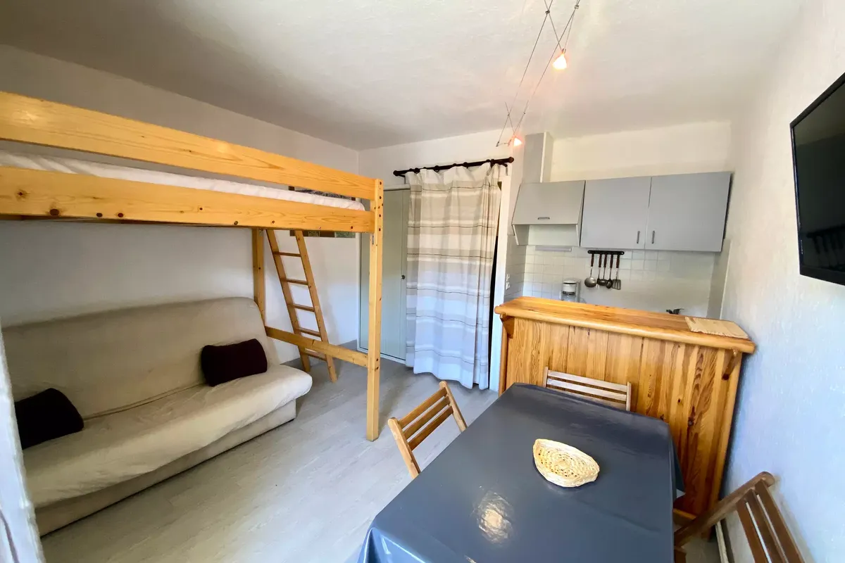 1 Pièce 5 Personnes