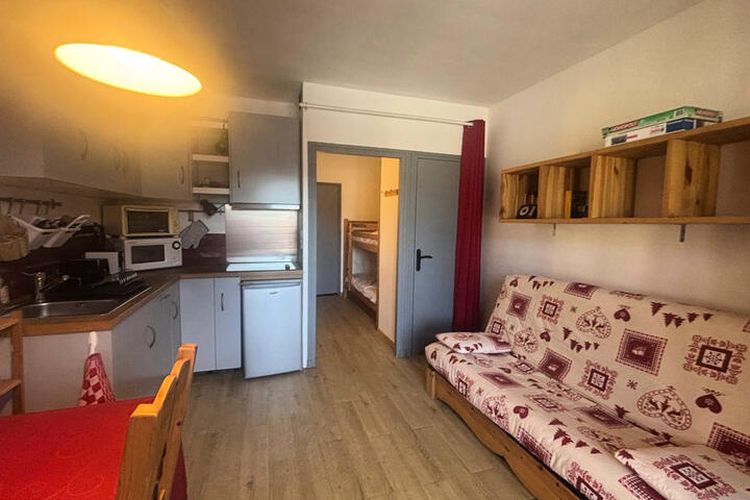 1 Pièce 4 Personnes