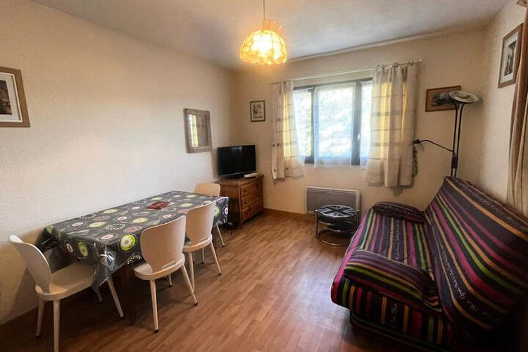 1 Pièce 4 Personnes