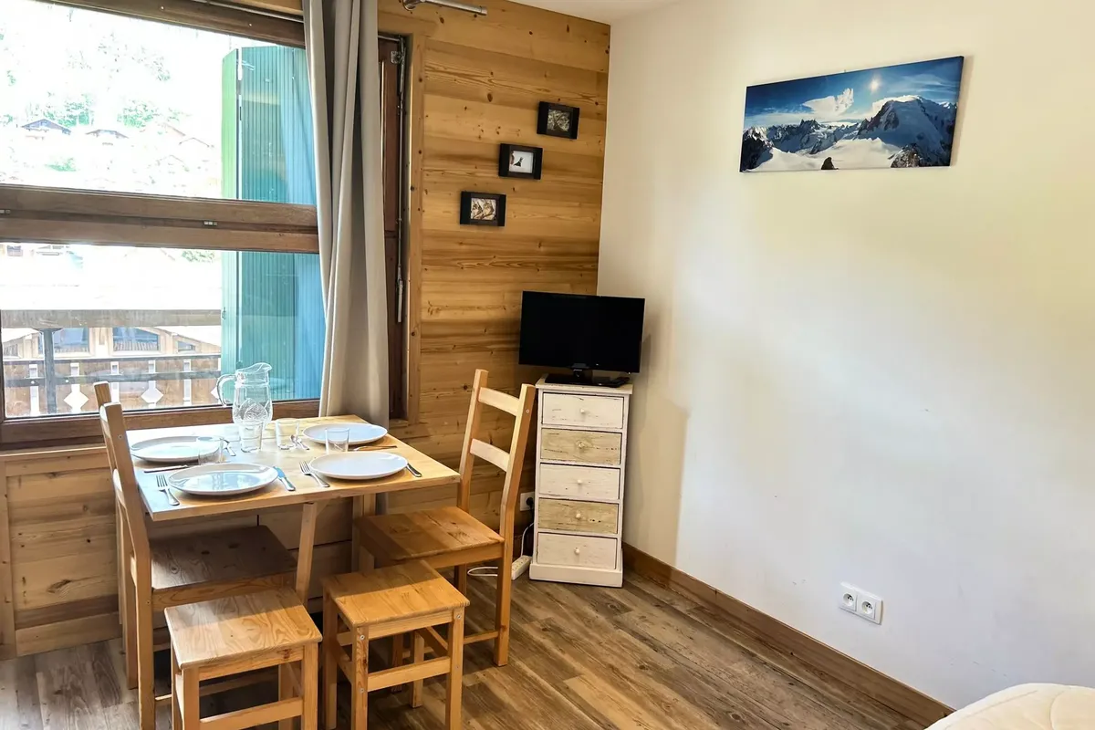 1 Pièce 4 Personnes