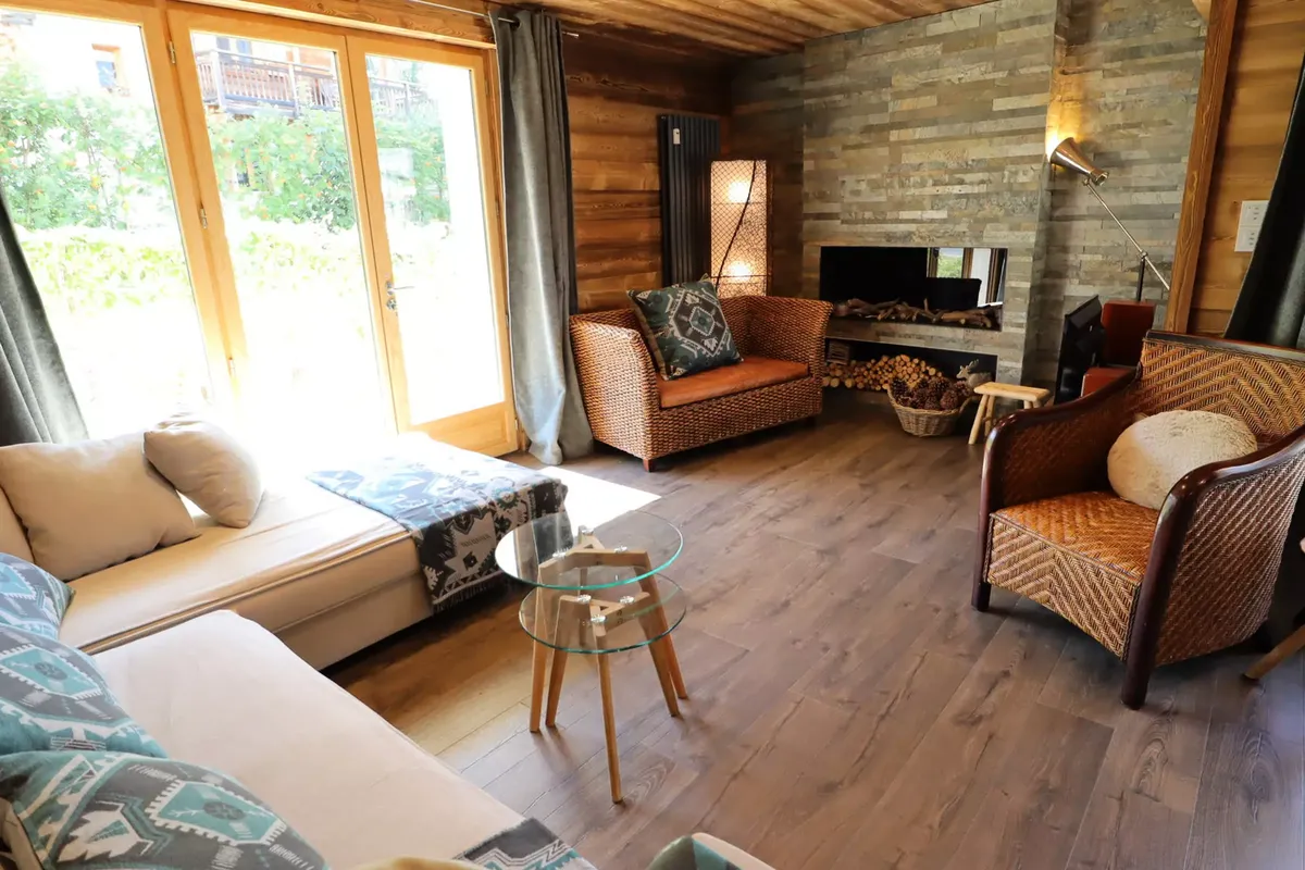 3 Pièces 6 Personnes