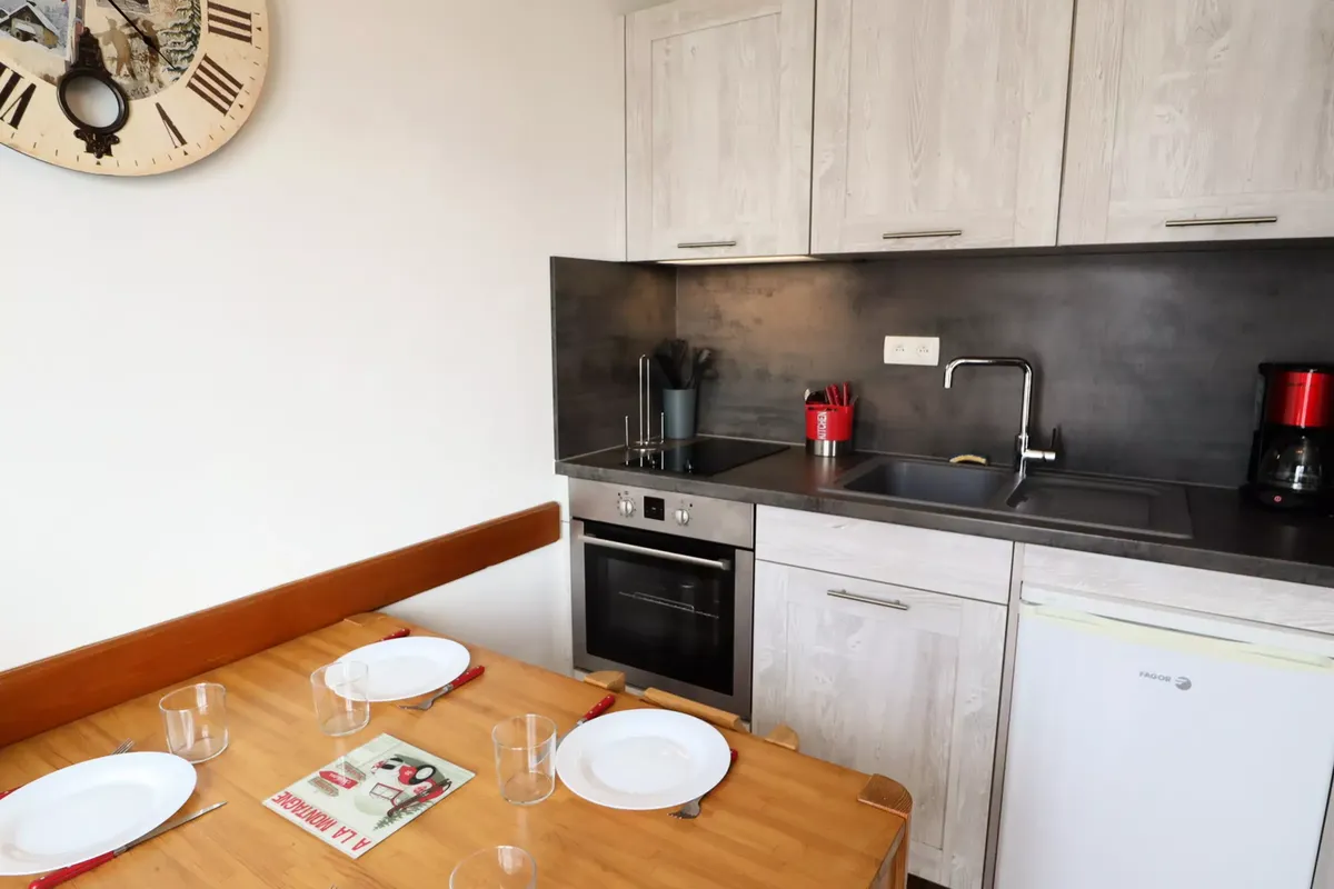 1 Pièce 4 Personnes