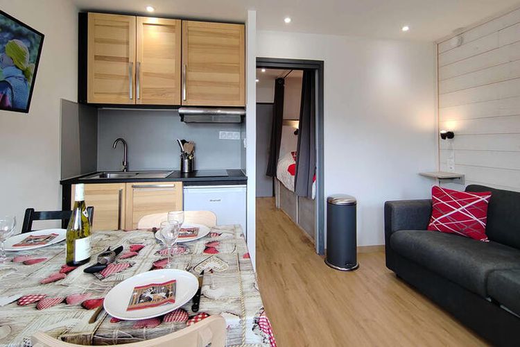 1 Pièce 4 Personnes