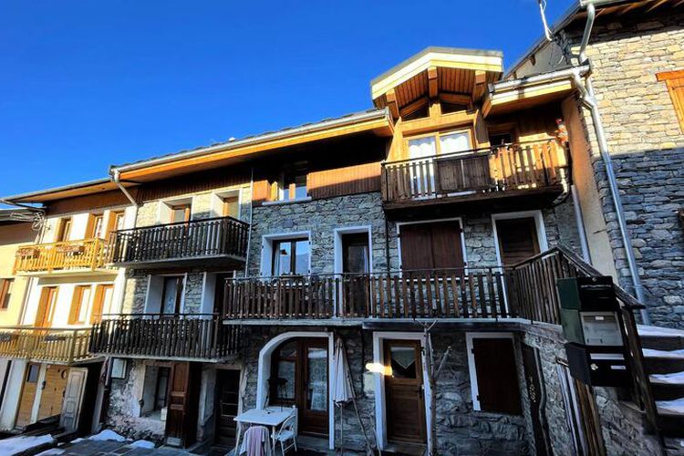 Maison de village rénovée sur 3 niveaux 4 pièces pour 6 personnes à St Marcel