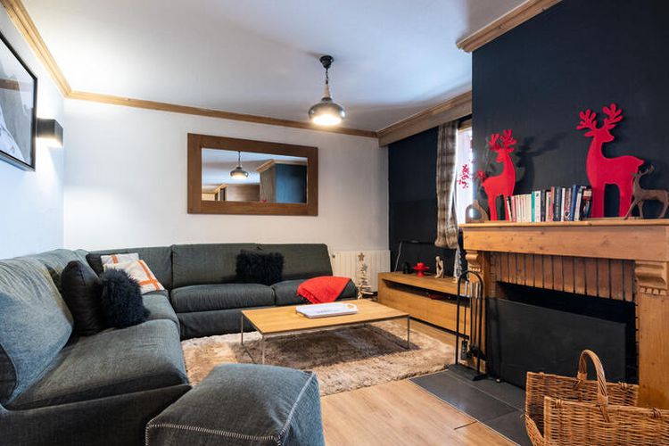 5 Pièces pour 8 Personnes