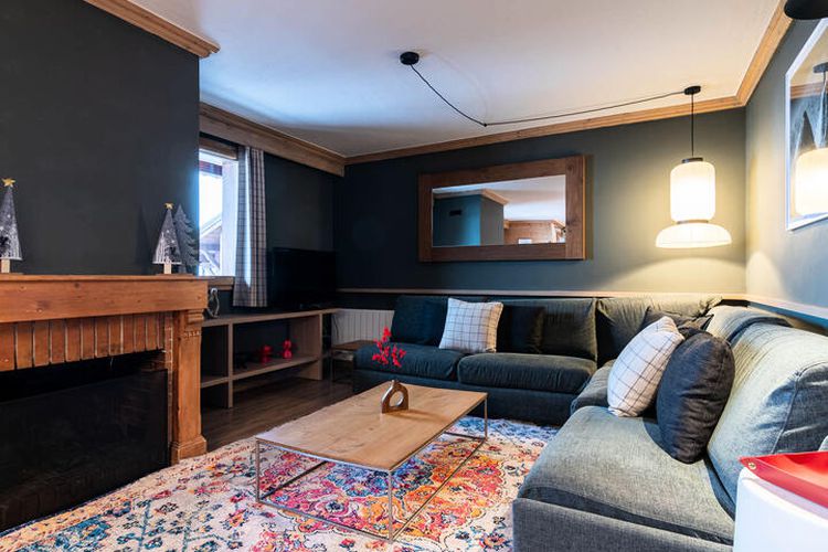 5 Pièces pour 8 Personnes