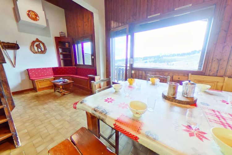 1 Pièce 8 Personnes