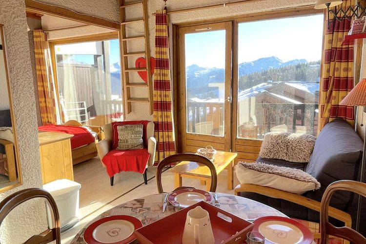 1 Pièce 4 Personnes