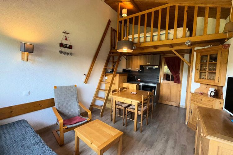 1 Pièce 4 Personnes