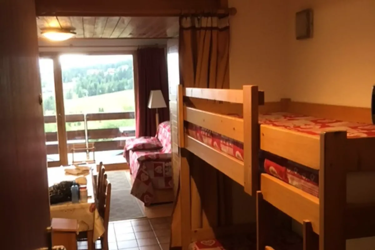 1 Pièce 5 Personnes