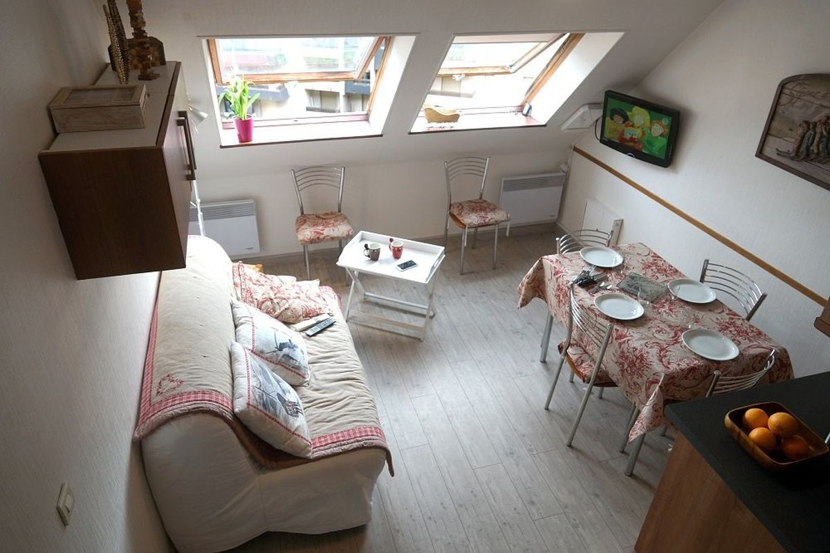 LUCHON T3 EN DUPLEX POUR 6 PERS AU PIED DE LA TELECABINE - PARKING - INTERNET - Terrasses d'etigny