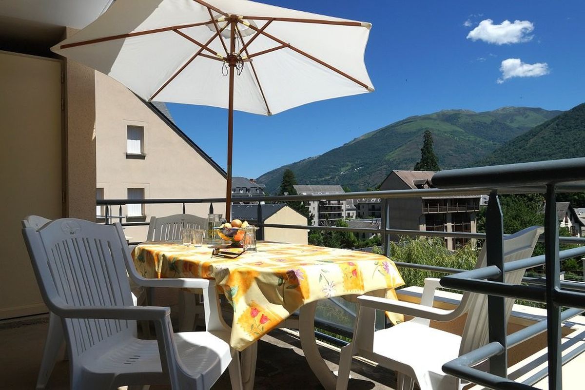 LUCHON 2 PIECES CABINE POUR 4 PERS. - BALCON - PARKING - WIFI - TRES BELLE VUE - Parc thermal