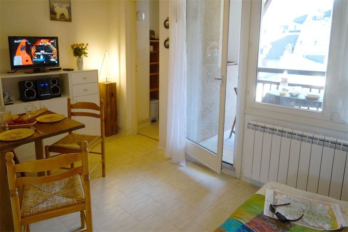 LUCHON STUDIO AU CALME AVEC BALCON PLEIN SUD - PARKING - Sentein