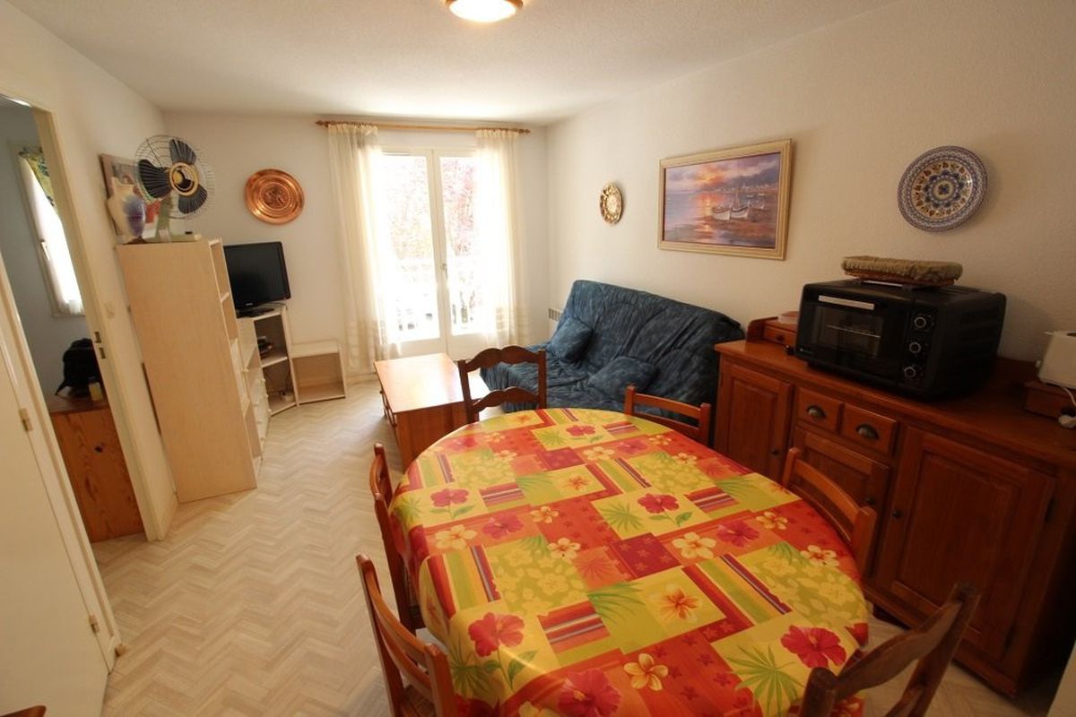 LUCHON FACE AU CASINO -T3 POUR 4 PERS. - BALCON SUD - PARKING - Jardins du casino