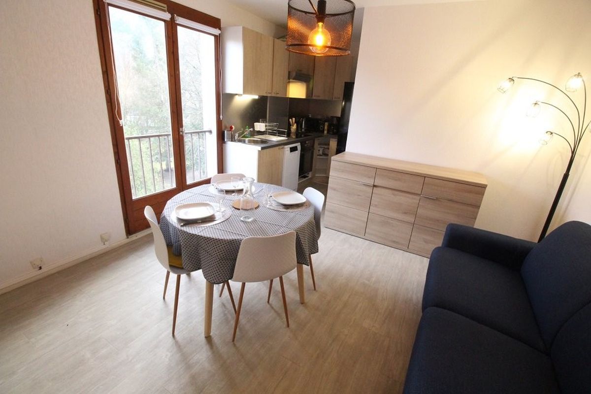 LUCHON SECTEUR CASINO T2 - PARKING - WFI - Sylvie