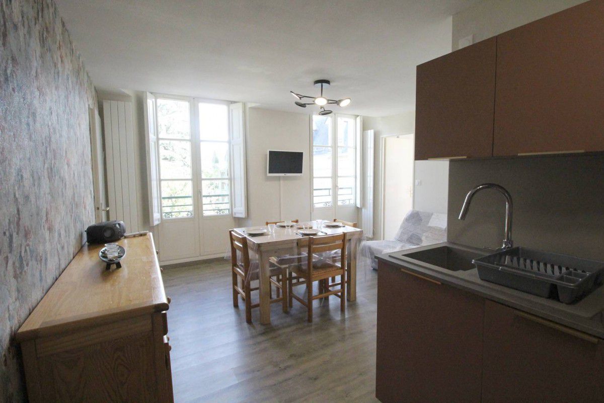 LUCHON PROCHE THERMES - 2 PIECES CABINE POUR 4/6 PERS. - Grand hotel